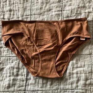 NWT Victoria’s Secret Hiphugger Size M